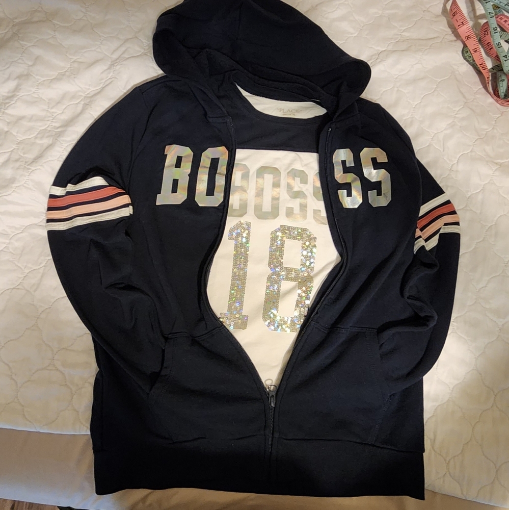 Place jacket blue and shirt printed blue and white